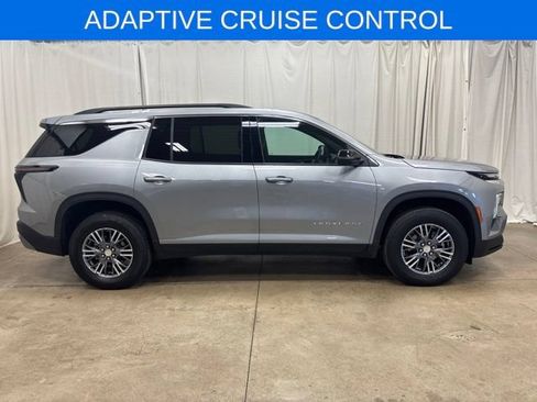 Used 2026 Chevrolet Traverse LT w/ Driver Confidence Package FWD image 2