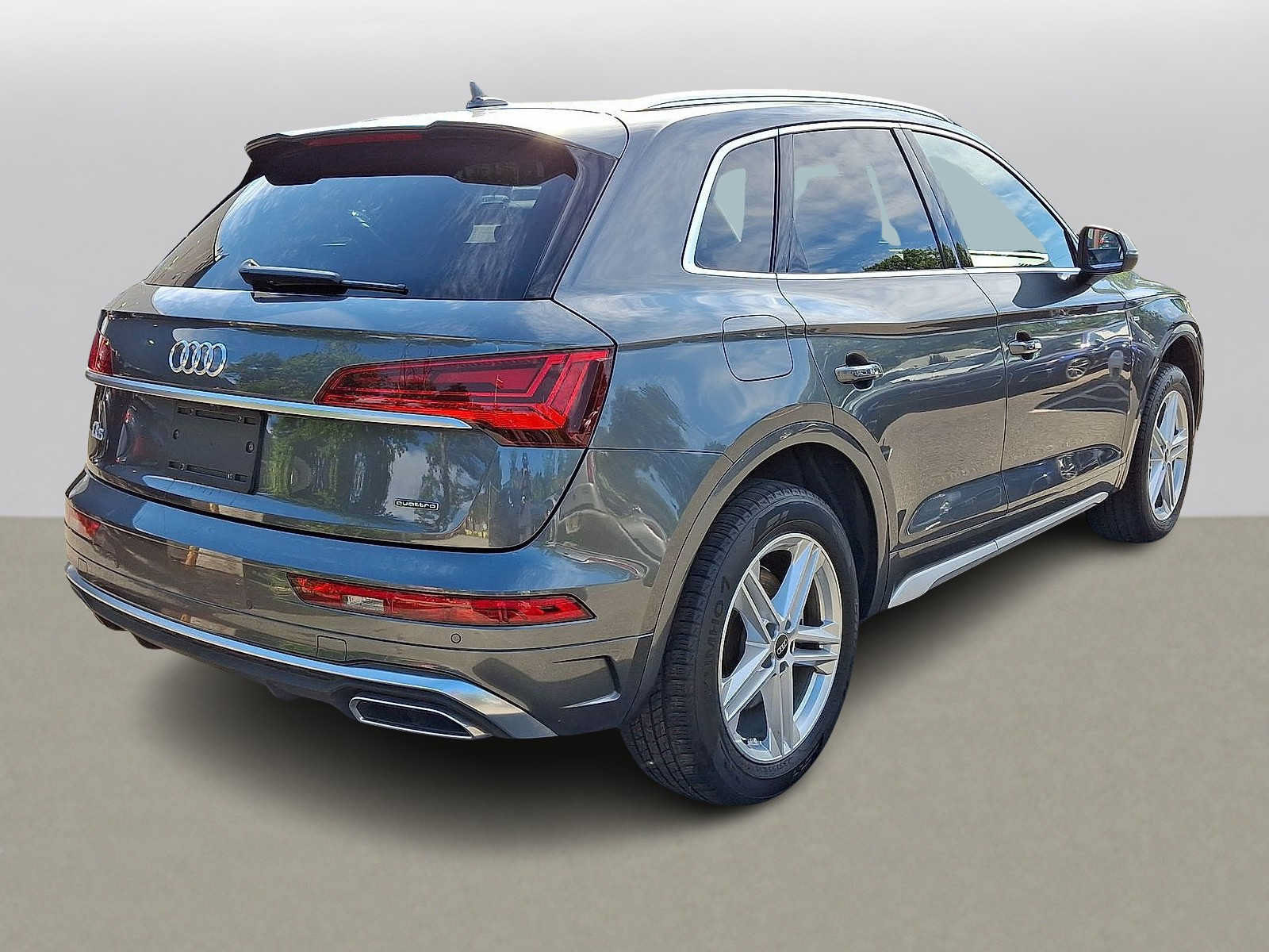 Certified 2024 Audi Q5 e Premium Plus w/ Premium Plus Package AWD/4WD image 31