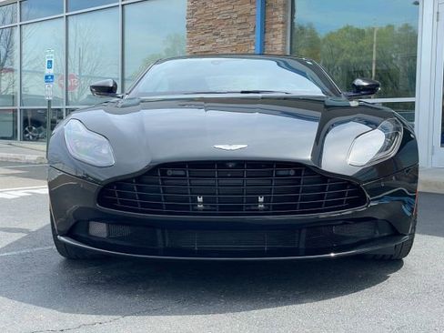 Used 2018 Aston Martin DB11 Coupe RWD image 49