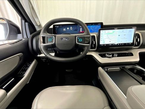 Used 2025 Ford Expedition Max Active image 14