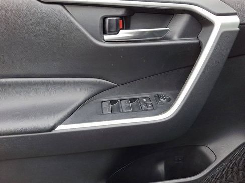 Used 2023 Toyota RAV4 XLE Premium image 13