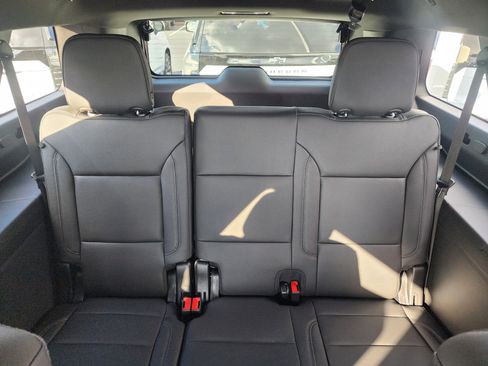 New 2026 Chevrolet Suburban LT w/ Comfort Package image 17