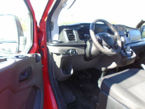 Used 2020 Ford Transit 150 Low Roof AWD image 18