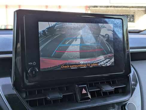 Used 2024 Toyota Corolla Cross LE FWD image 19