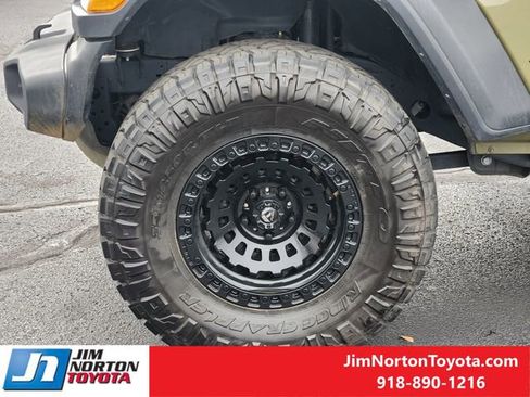 Used 2025 Jeep Wrangler Sport image 13