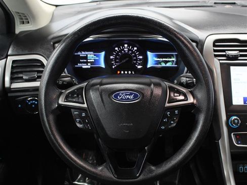 Used 2019 Ford Fusion SE FWD image 14