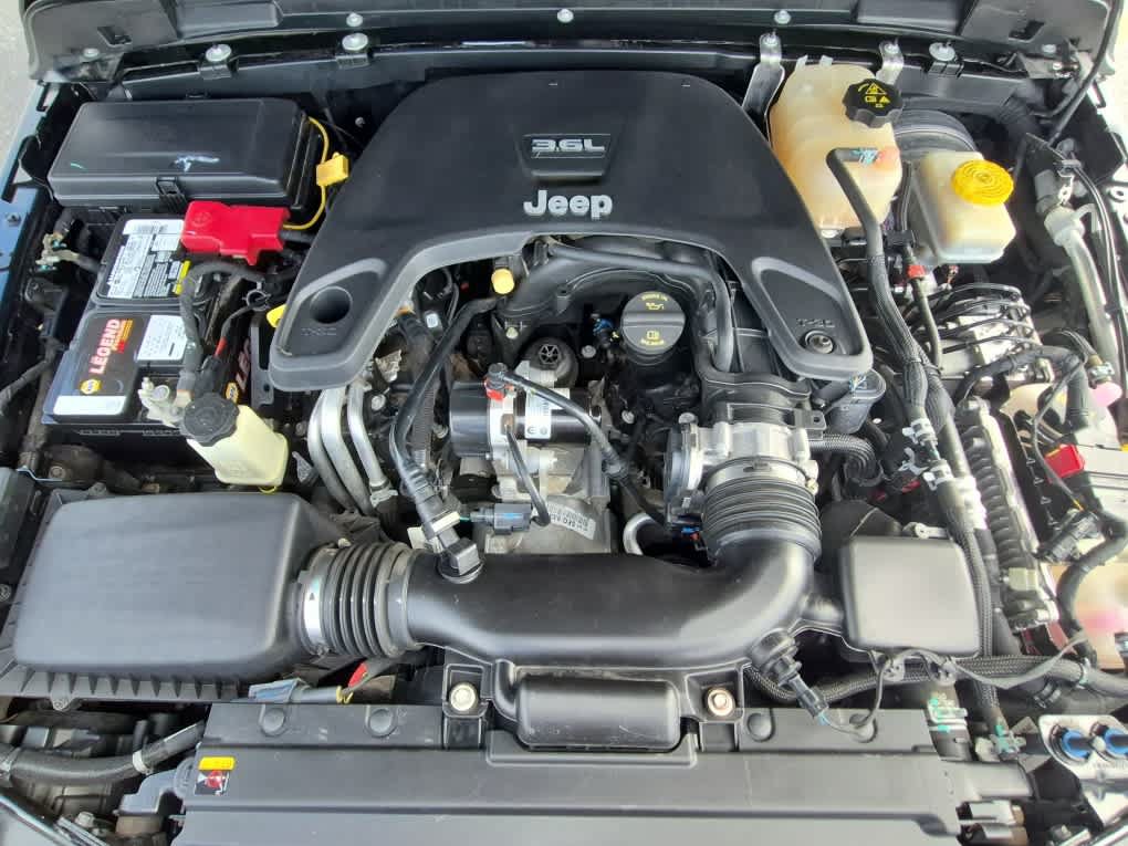 Used 2021 Jeep Wrangler Unlimited Sahara AWD/4WD image 17