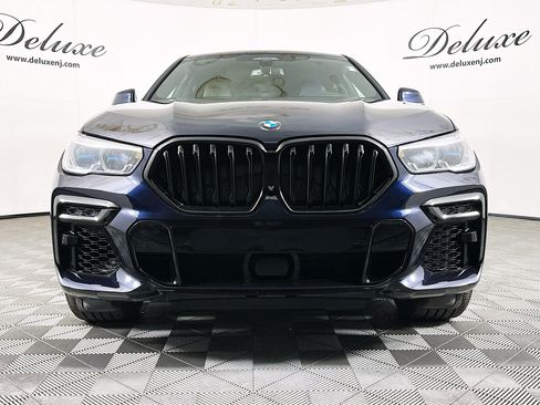 Used 2022 BMW X6 M50i AWD/4WD image 2
