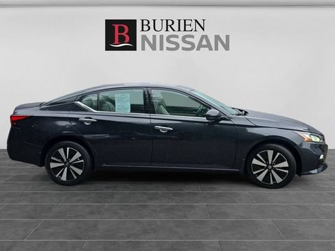 Used 2022 Nissan Altima 2.5 SL AWD/4WD image 6