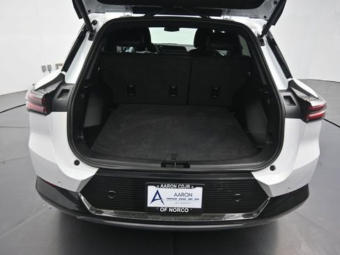 Used 2025 Chevrolet Equinox EV LT w/ Convenience Package image 16