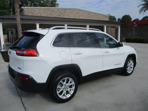 Used 2014 Jeep Cherokee Latitude w/ Comfort/Convenience Group FWD image 10