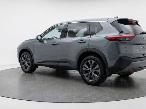 Used 2025 Nissan Rogue SV image 6