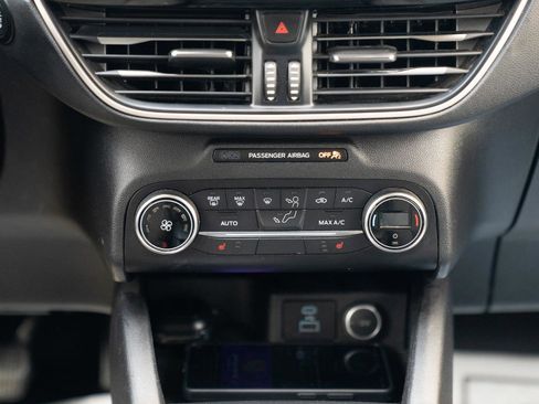 Used 2020 Ford Escape SE image 29