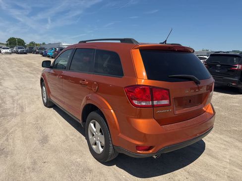 Used 2011 Dodge Journey Mainstreet FWD image 2