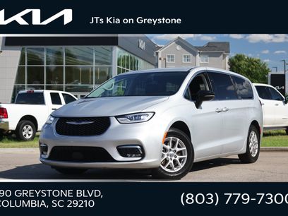 Used 2024 Chrysler Pacifica Touring-L
