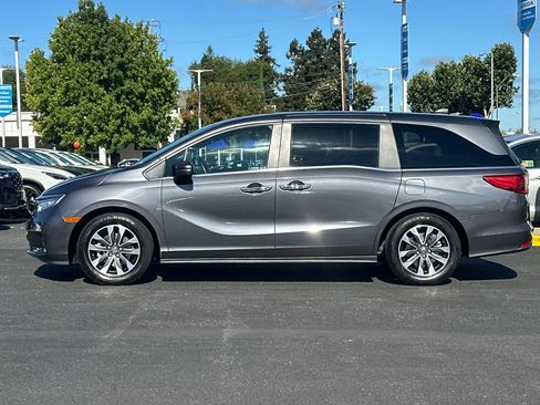 Used 2024 Honda Odyssey EX-L image 2