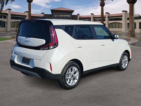Used 2025 Kia Soul S image 8