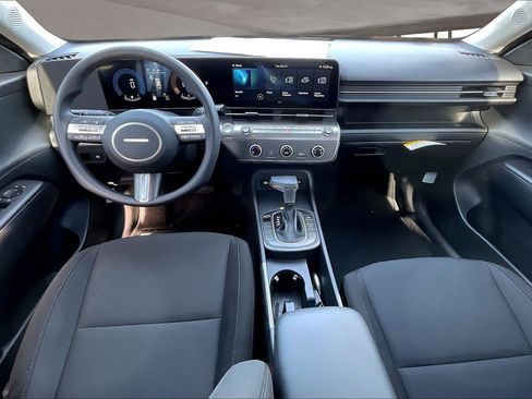 New 2026 Hyundai Kona SE image 5