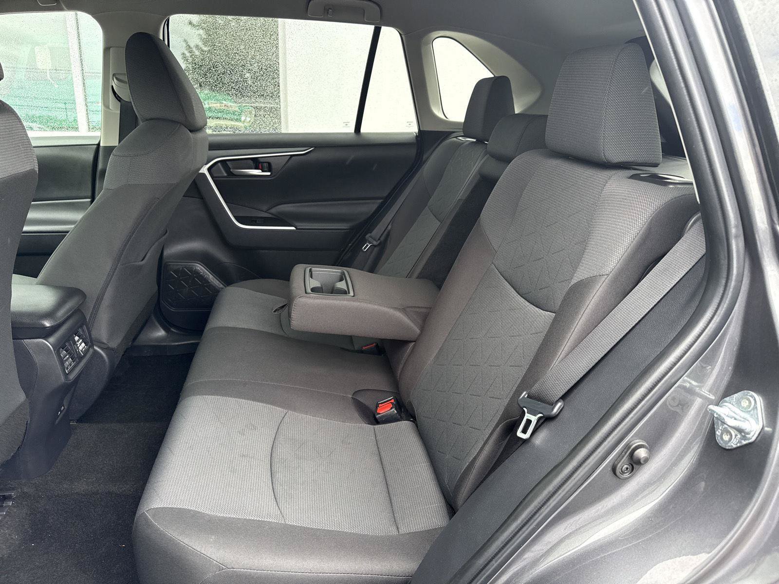 Used 2025 Toyota RAV4 XLE AWD/4WD image 12