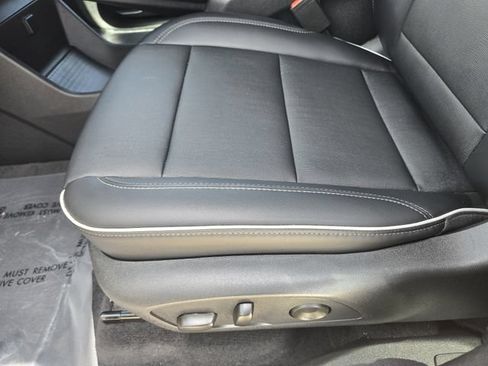 Used 2025 Buick Enclave Preferred AWD/4WD image 24