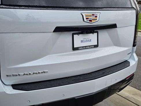 New 2026 Cadillac Escalade ESV Platinum Sport image 15