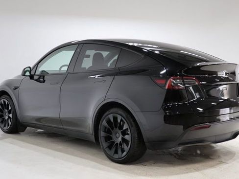 Used 2021 Tesla Model Y Long Range image 5
