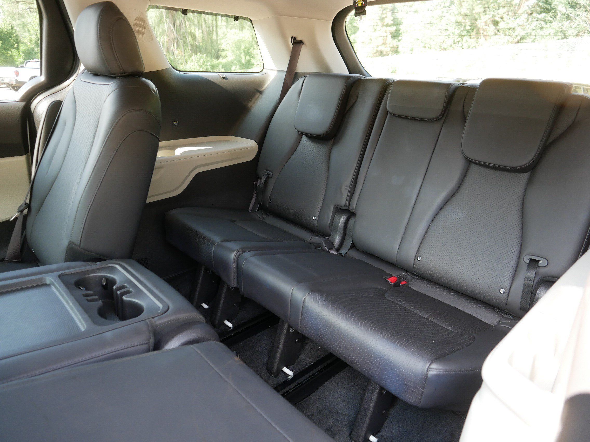 Certified 2024 Kia Carnival EX FWD image 37