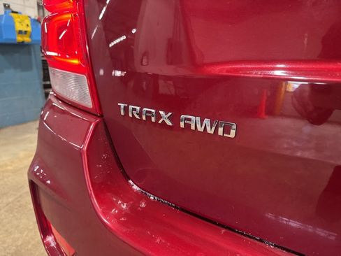 Used 2019 Chevrolet Trax LT w/ LT Convenience Package image 9