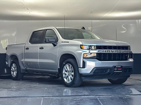 Used 2022 Chevrolet Silverado 1500 Custom w/ LPO, Dark Essentials Package AWD/4WD image 1