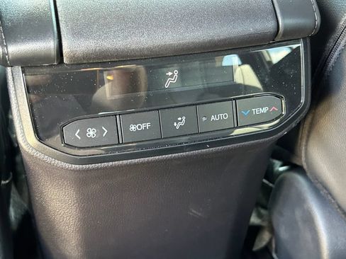 Used 2025 Toyota Highlander XSE AWD/4WD image 25