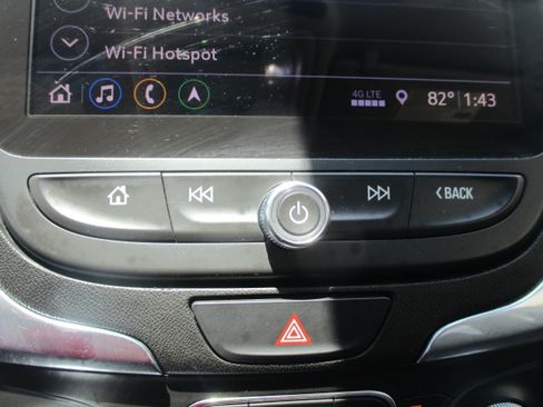 Used 2020 Chevrolet Equinox LT FWD image 15