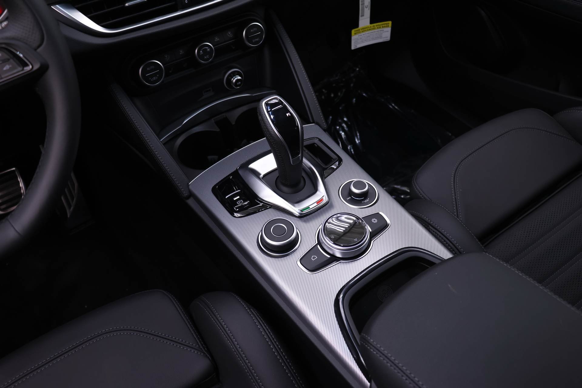 New 2025 Alfa Romeo Stelvio Sprint AWD/4WD image 15