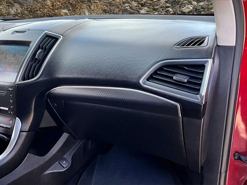 Used 2015 Ford Edge Sport image 15