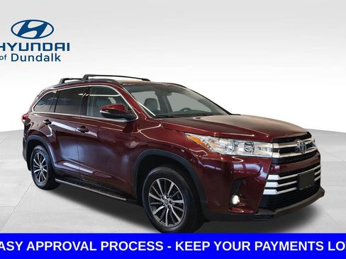 Used 2019 Toyota Highlander XLE image 3