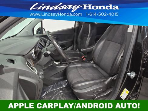 Used 2020 Chevrolet Trax LT w/ LT Convenience Package FWD image 11