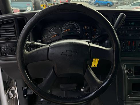 Used 2005 Chevrolet Silverado 2500 LS RWD image 16