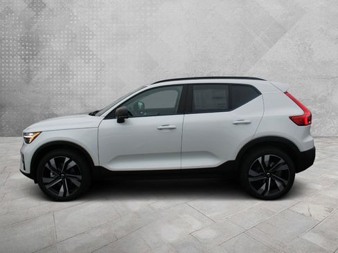 New 2026 Volvo XC40 B5 Ultra w/ Climate Package image 6