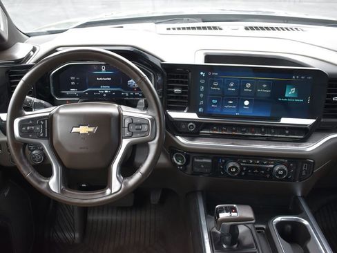 Used 2024 Chevrolet Silverado 1500 LTZ AWD/4WD image 3