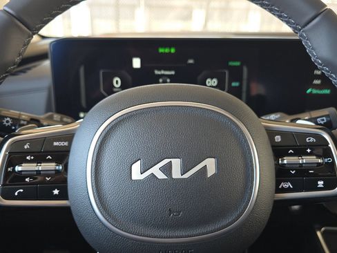 New 2026 Kia Carnival SX w/ SX Dark Edition Package FWD image 22
