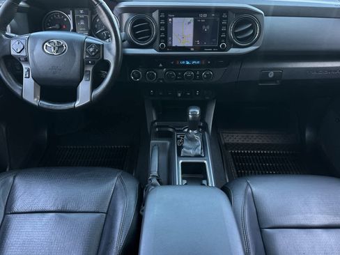 Used 2022 Toyota Tacoma TRD Off-Road w/ TRD Premium Off Road Package image 3