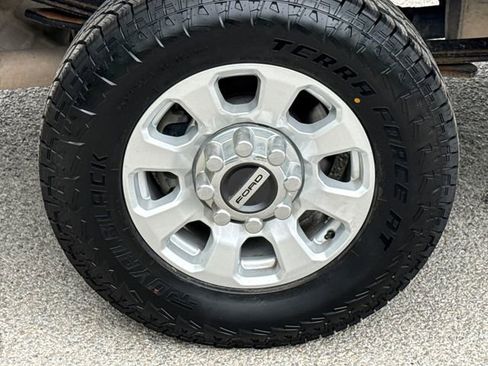 Used 2022 Ford F250 XL w/ Power Equipment Group image 10