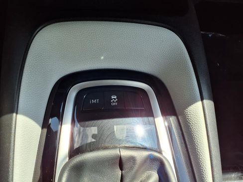 Used 2021 Toyota Corolla SE image 18