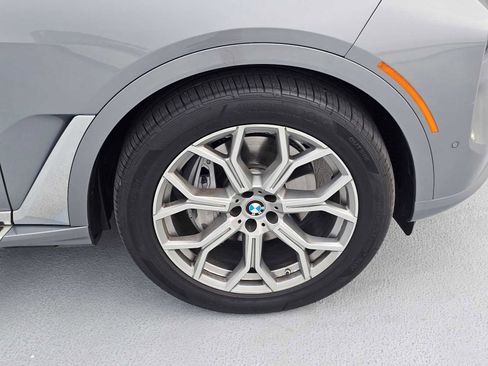 Used 2024 BMW X7 xDrive40i w/ Premium Package image 9