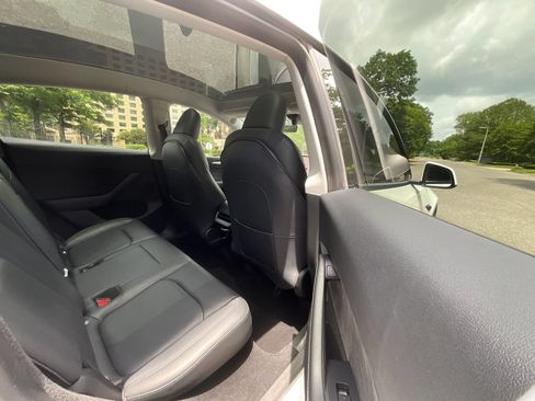 Used 2023 Tesla Model Y Long Range AWD/4WD image 15