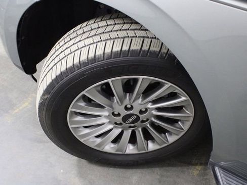 Used 2019 Lincoln Navigator Premiere image 39