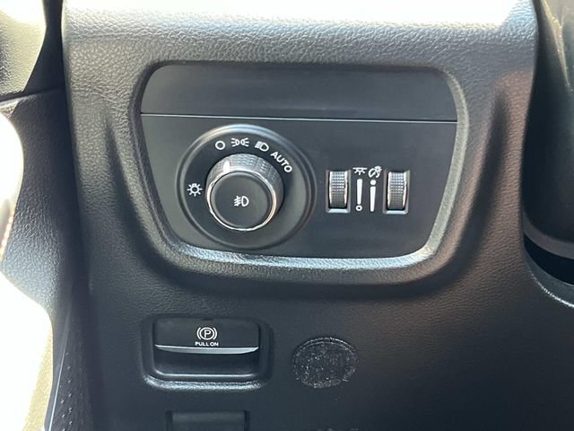 Used 2023 Jeep Grand Cherokee Summit AWD/4WD image 42
