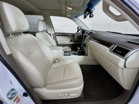 Used 2019 Lexus GX 460 Luxury AWD/4WD image 33