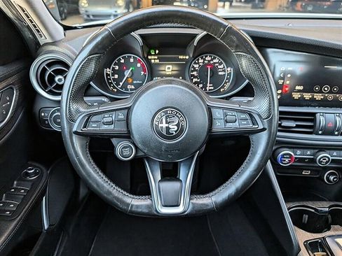 Used 2020 Alfa Romeo Giulia Ti w/ Active Blind Spot Package AWD/4WD image 19