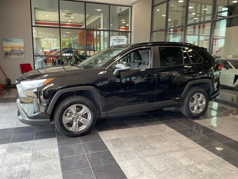 Certified 2025 Toyota RAV4 XLE AWD/4WD image 3