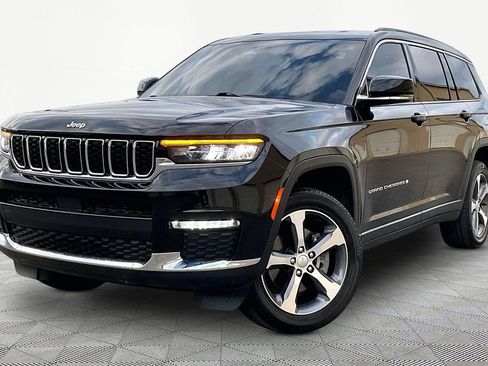 Used 2024 Jeep Grand Cherokee L Limited image 2